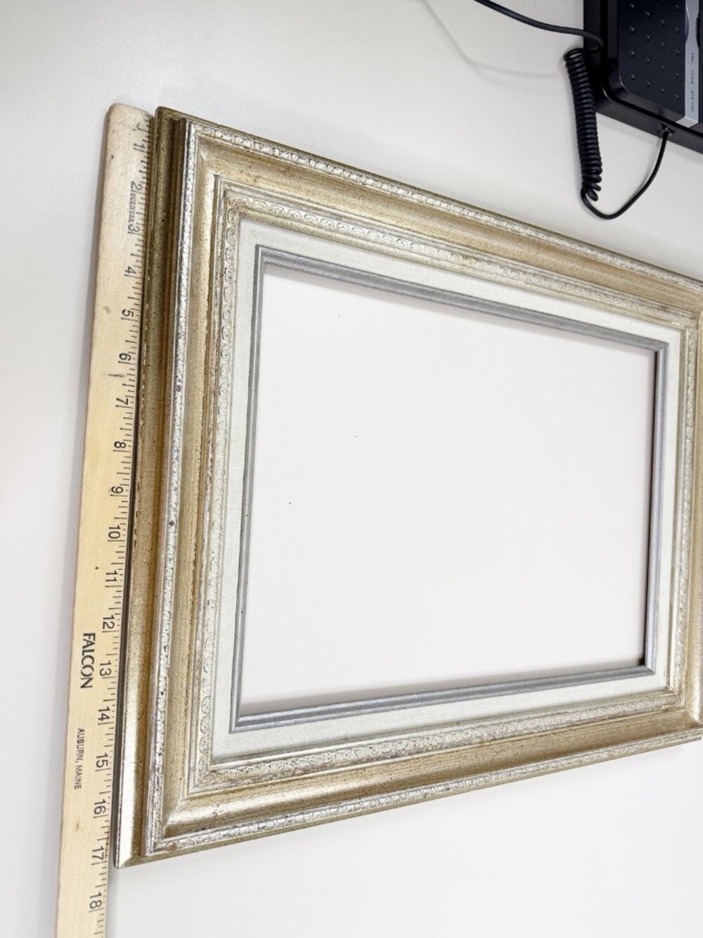 VTG Wood Silver Gold Gilded Linen Rectangle Frame 17x21.5 Fits 10.5x15.5 GUC - Picture 6 of 9